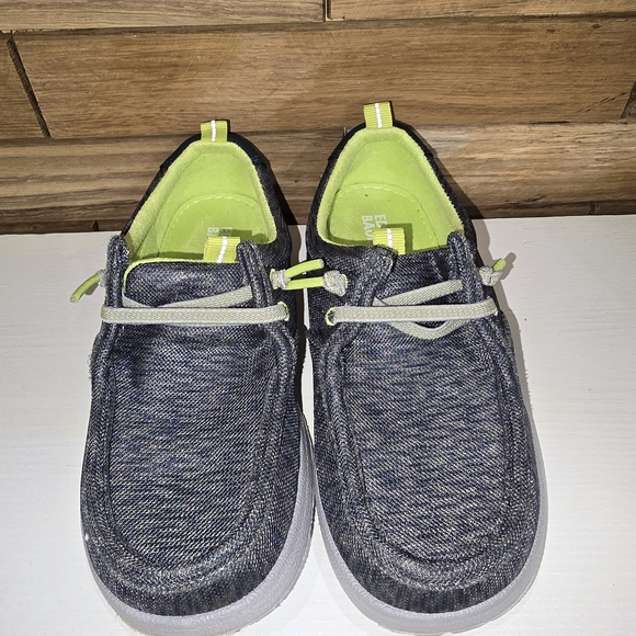 Eddie Bauer Kids Navy Sneakers with Neon Accents - Picture 1 of 5